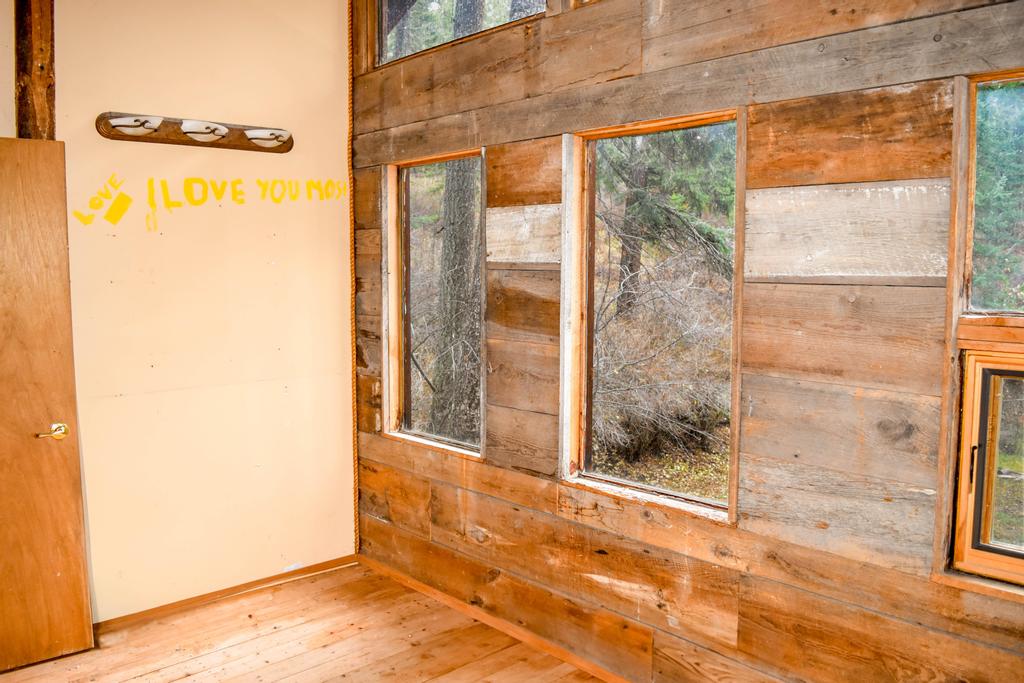 Polson, Montana 59860, United States, 4 Bedrooms Bedrooms, ,3 BathroomsBathrooms,Residential,Active,151962