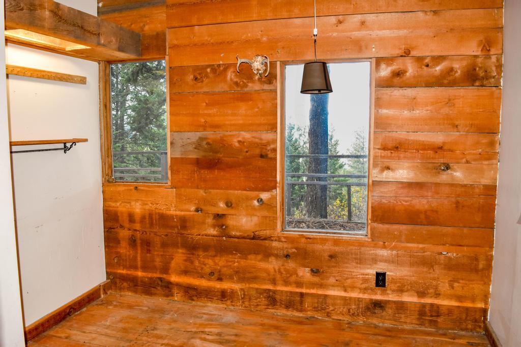 Polson, Montana 59860, United States, 4 Bedrooms Bedrooms, ,3 BathroomsBathrooms,Residential,Active,151962