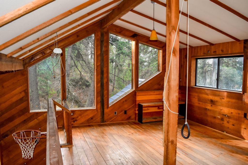 Polson, Montana 59860, United States, 4 Bedrooms Bedrooms, ,3 BathroomsBathrooms,Residential,Active,151962