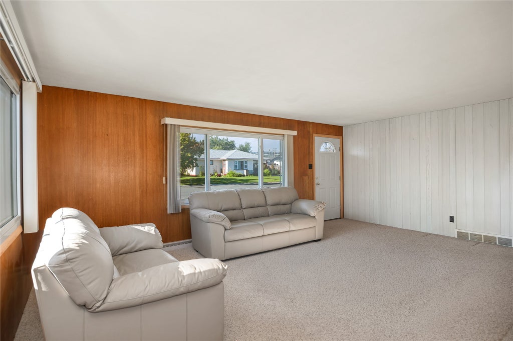 Photo of 1310 Peosta Avenue, Helena, MT 59601 (MLS # 30078944)