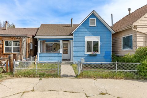 Photo of 1327 Farrell Street, Butte, MT 59701 (MLS # 30071402)