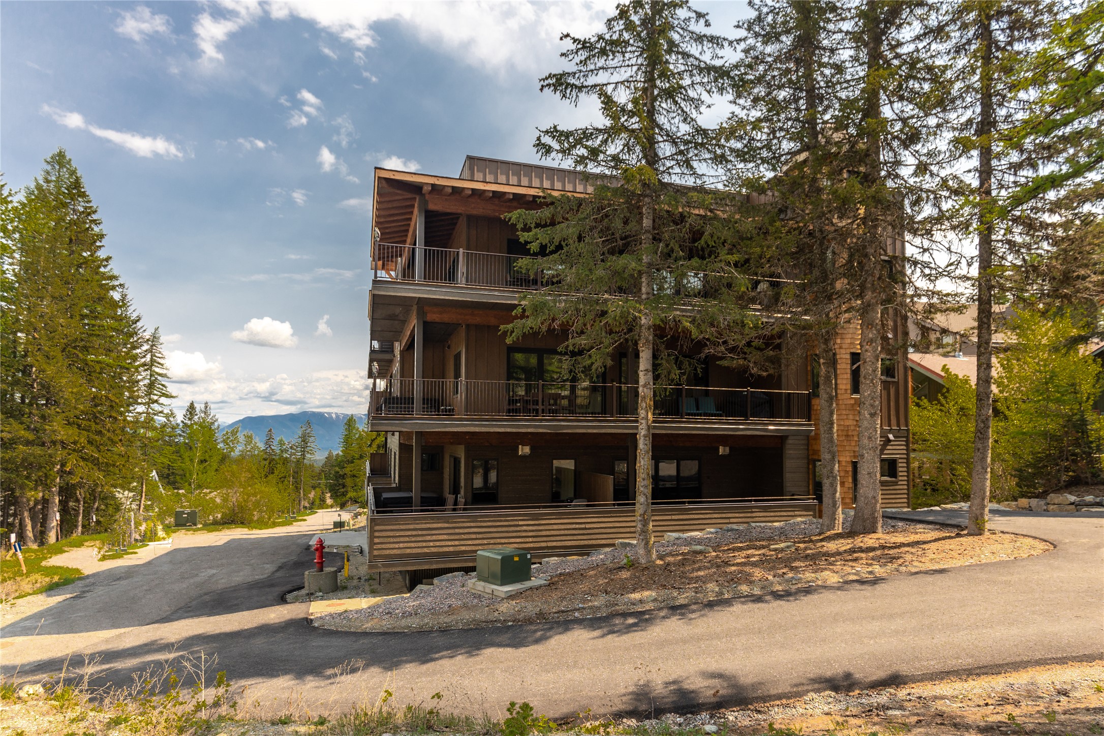 Whitefish, Montana 59937, United States, 3 Bedrooms Bedrooms, ,4 BathroomsBathrooms,Residential,Active,33196