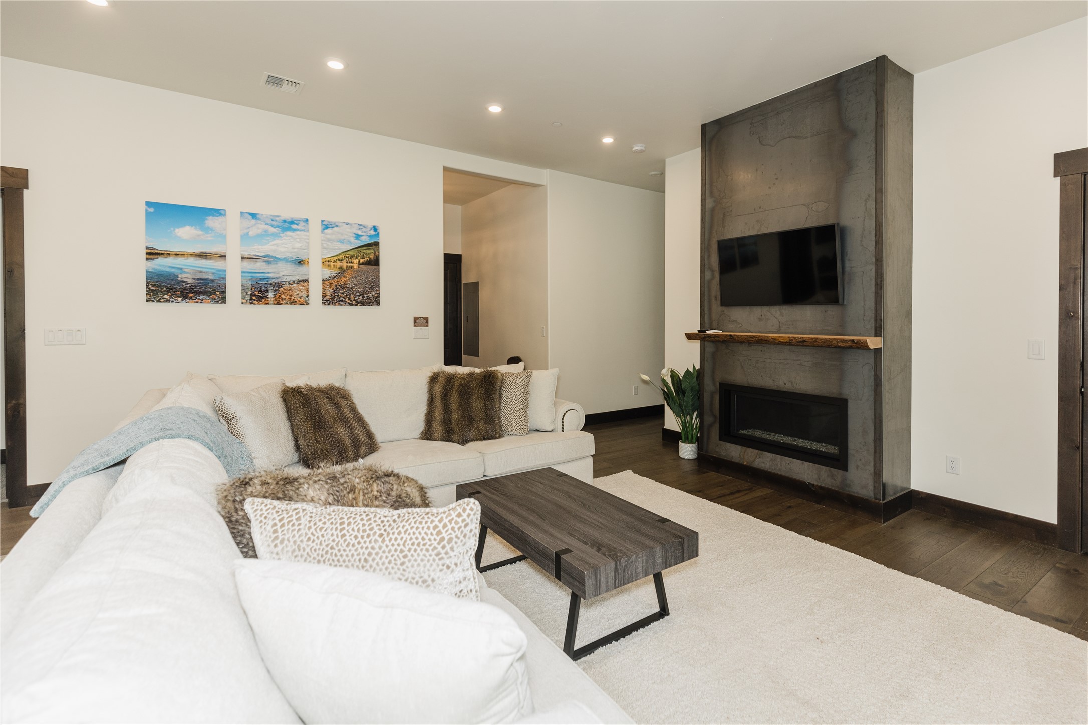 Whitefish, Montana 59937, United States, 3 Bedrooms Bedrooms, ,4 BathroomsBathrooms,Residential,Active,33196