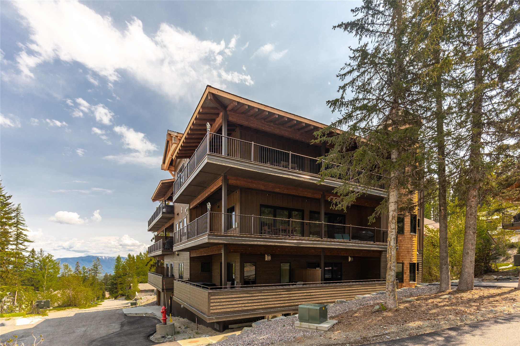 Whitefish, Montana 59937, United States, 3 Bedrooms Bedrooms, ,4 BathroomsBathrooms,Residential,Active,33196