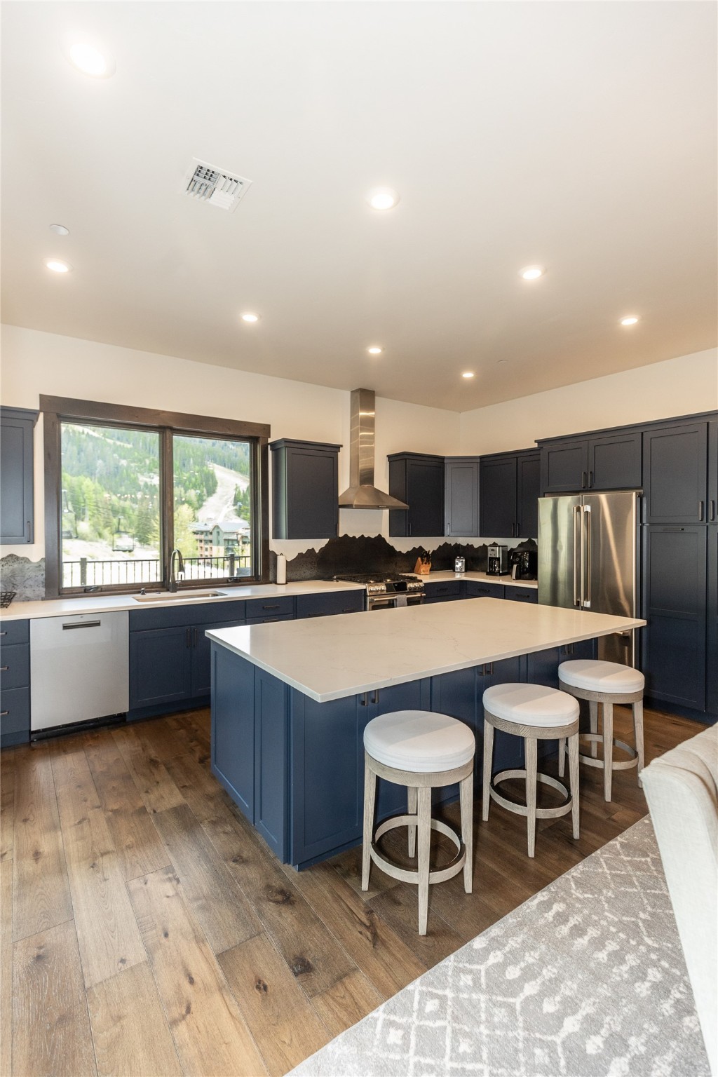 Whitefish, Montana 59937, United States, 3 Bedrooms Bedrooms, ,4 BathroomsBathrooms,Residential,Active,33196