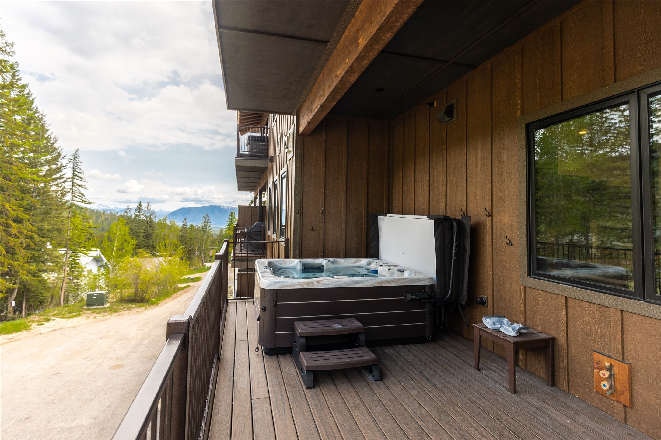 Whitefish, Montana 59937, United States, 3 Bedrooms Bedrooms, ,4 BathroomsBathrooms,Residential,Active,33196