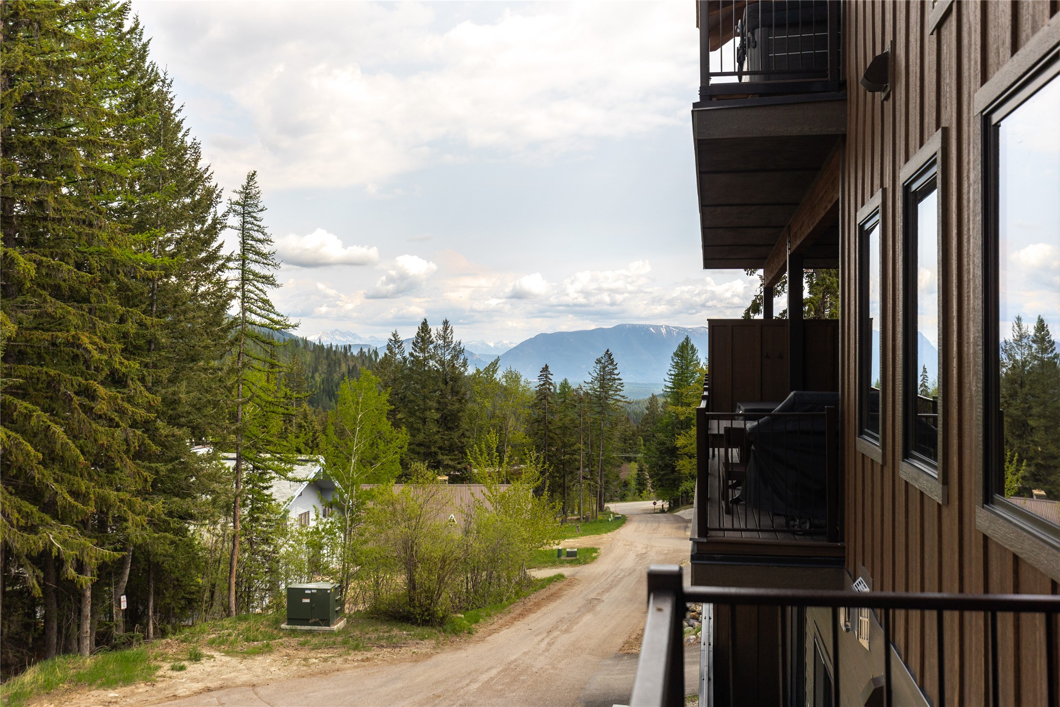 Whitefish, Montana 59937, United States, 3 Bedrooms Bedrooms, ,4 BathroomsBathrooms,Residential,Active,33196