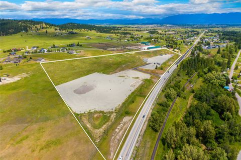 Photo of 2621 Us Highway 2 W, Kalispell, MT 59901 (MLS # 30053132)