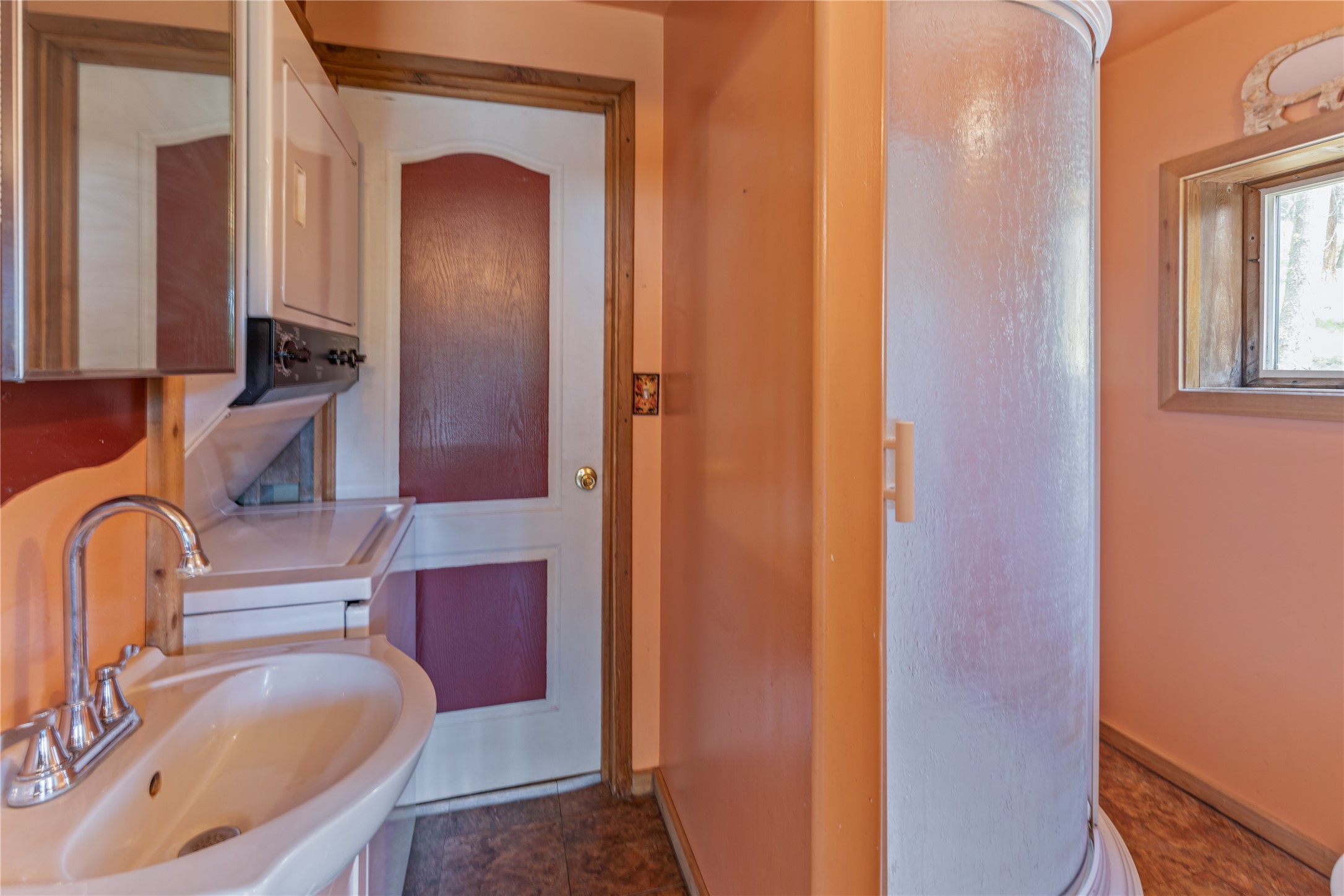 Proctor, Montana 59929, United States, 2 Bedrooms Bedrooms, ,2 BathroomsBathrooms,Residential,Active,57580