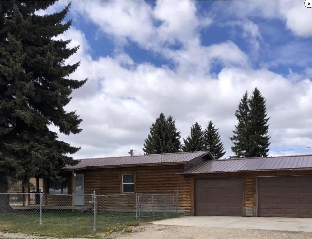 Photo 1 of 10 — 523 W Peterson Avenue, Deer Lodge, MT 59722