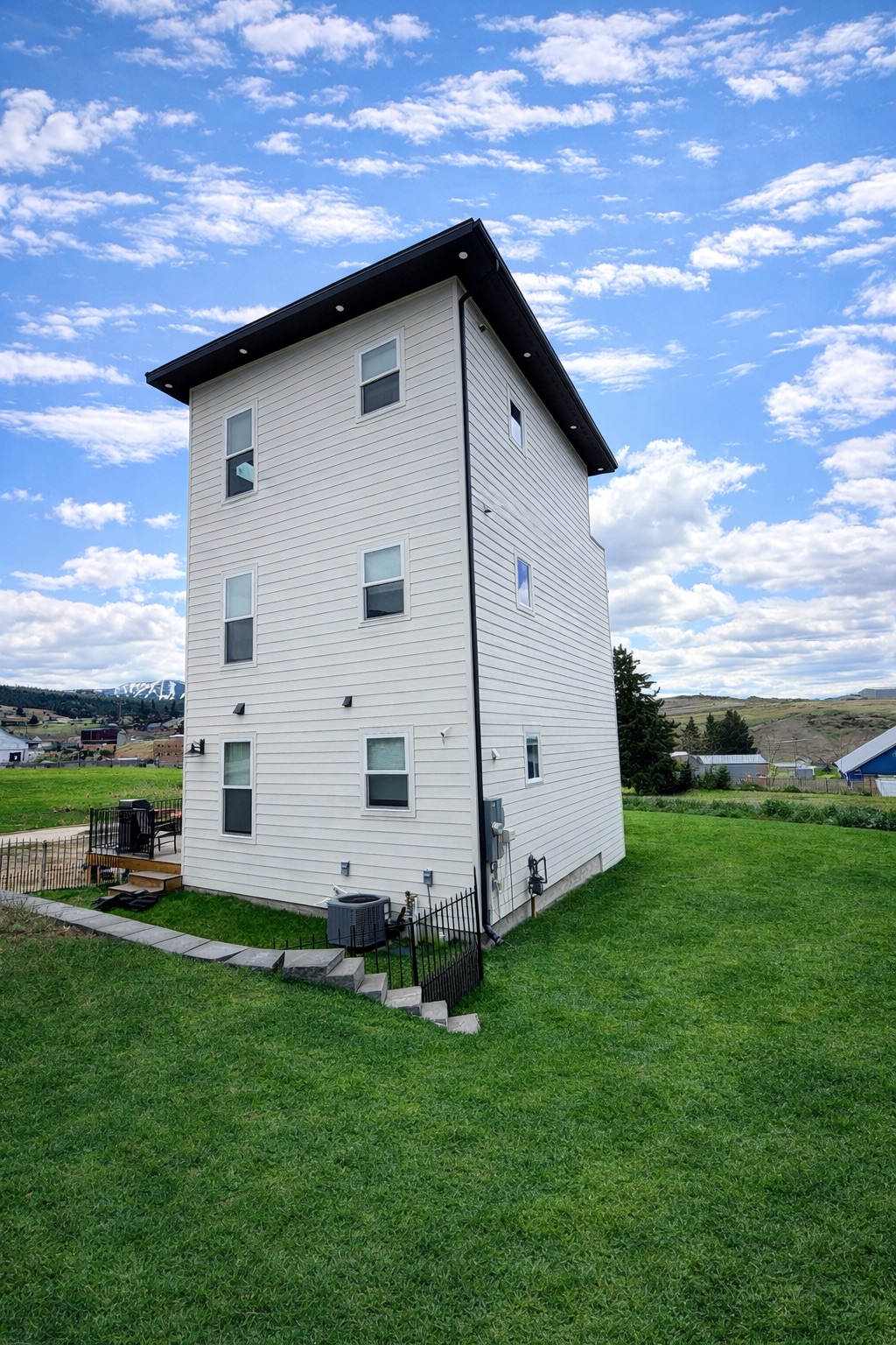 217 W Granite Street