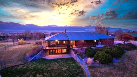 Tiny photo for 675 Warbler Lane, Corvallis, MT 59828 (MLS # 30070760)