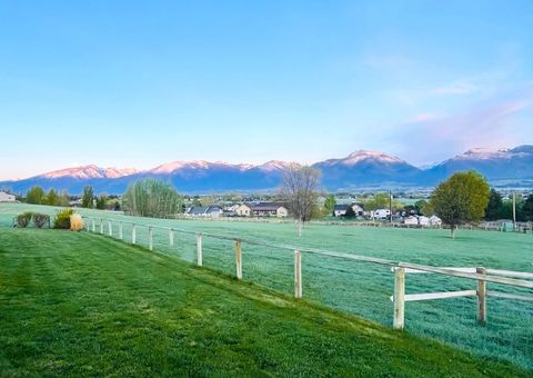 Tiny photo for 675 Warbler Lane, Corvallis, MT 59828 (MLS # 30070760)