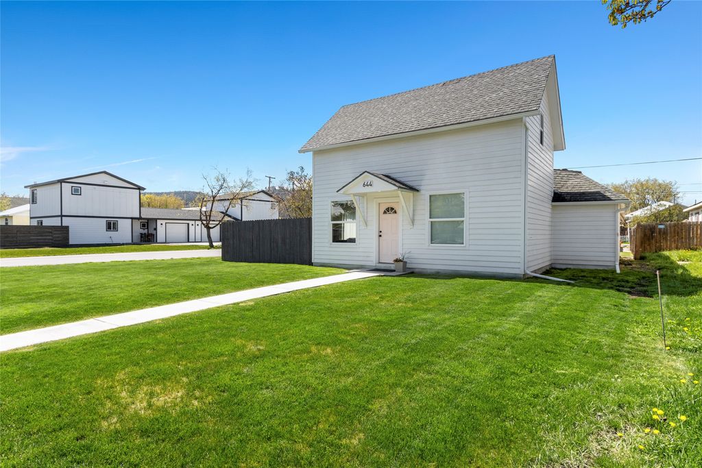 Photo of 644 9th Avenue W, Kalispell, MT 59901 (MLS # 30069537)