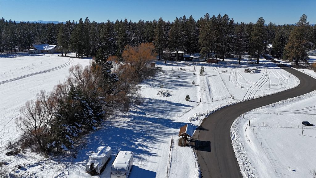 Photo of 158 Lynnewood Drive, Columbia Falls, MT 59912 (MLS # 30066112)