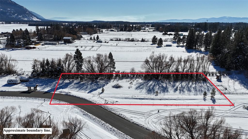 Photo of 158 Lynnewood Drive, Columbia Falls, MT 59912 (MLS # 30066112)