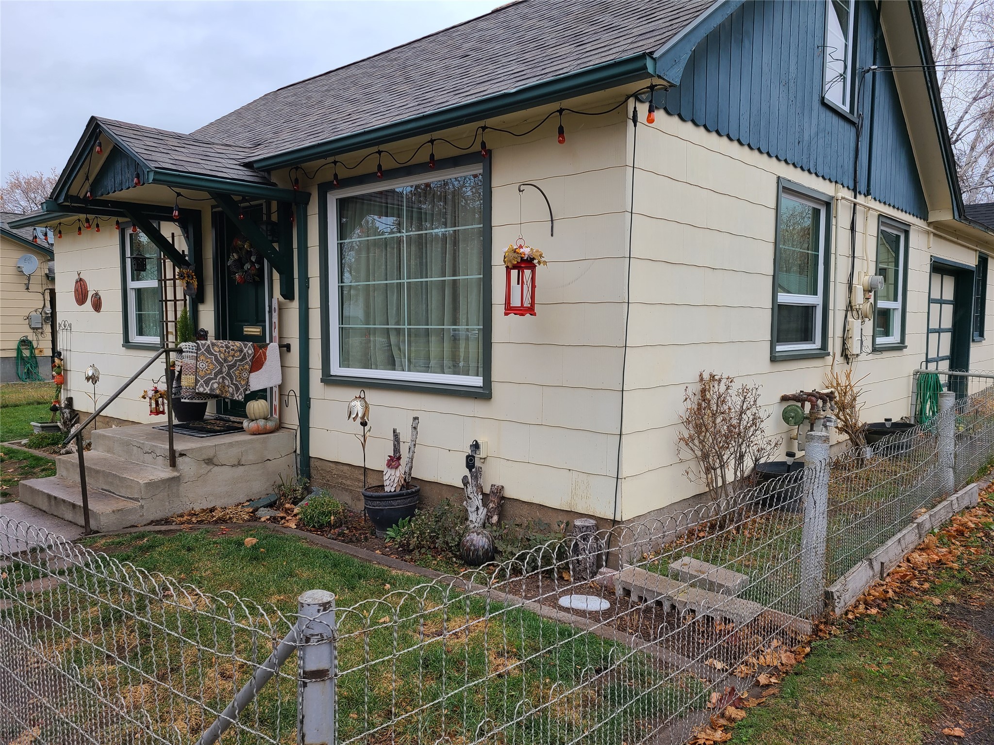 446 Woodford Street and 320 Beckwith