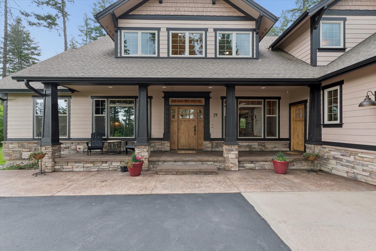 19 Ridgeway Court