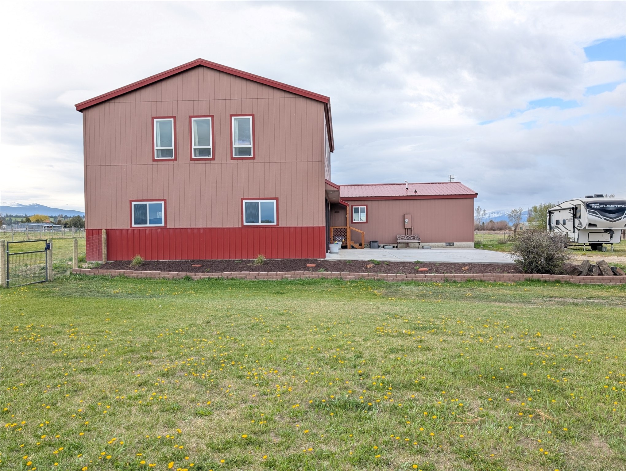 211 Middle Burnt Fork Road