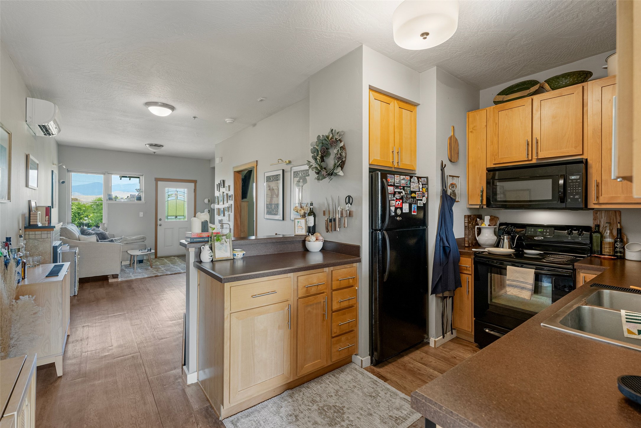 1335 Dakota Street 8