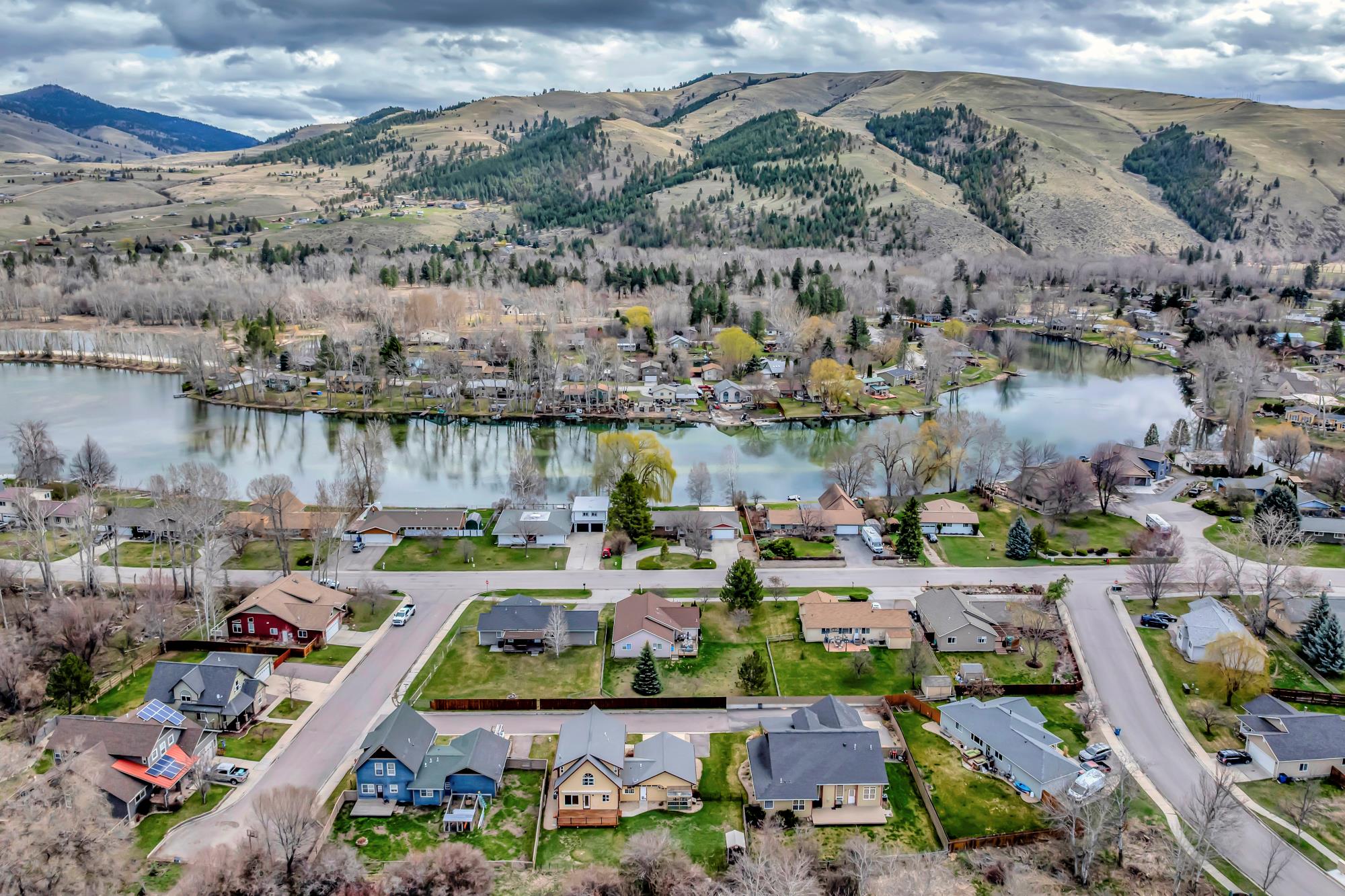 1000 Lakeside Drive