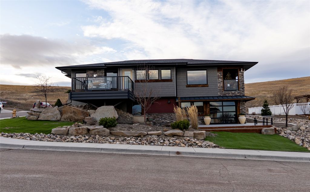 Photo of 3404 Kingwood Drive, Great Falls, MT 59404 (MLS # 30062140)