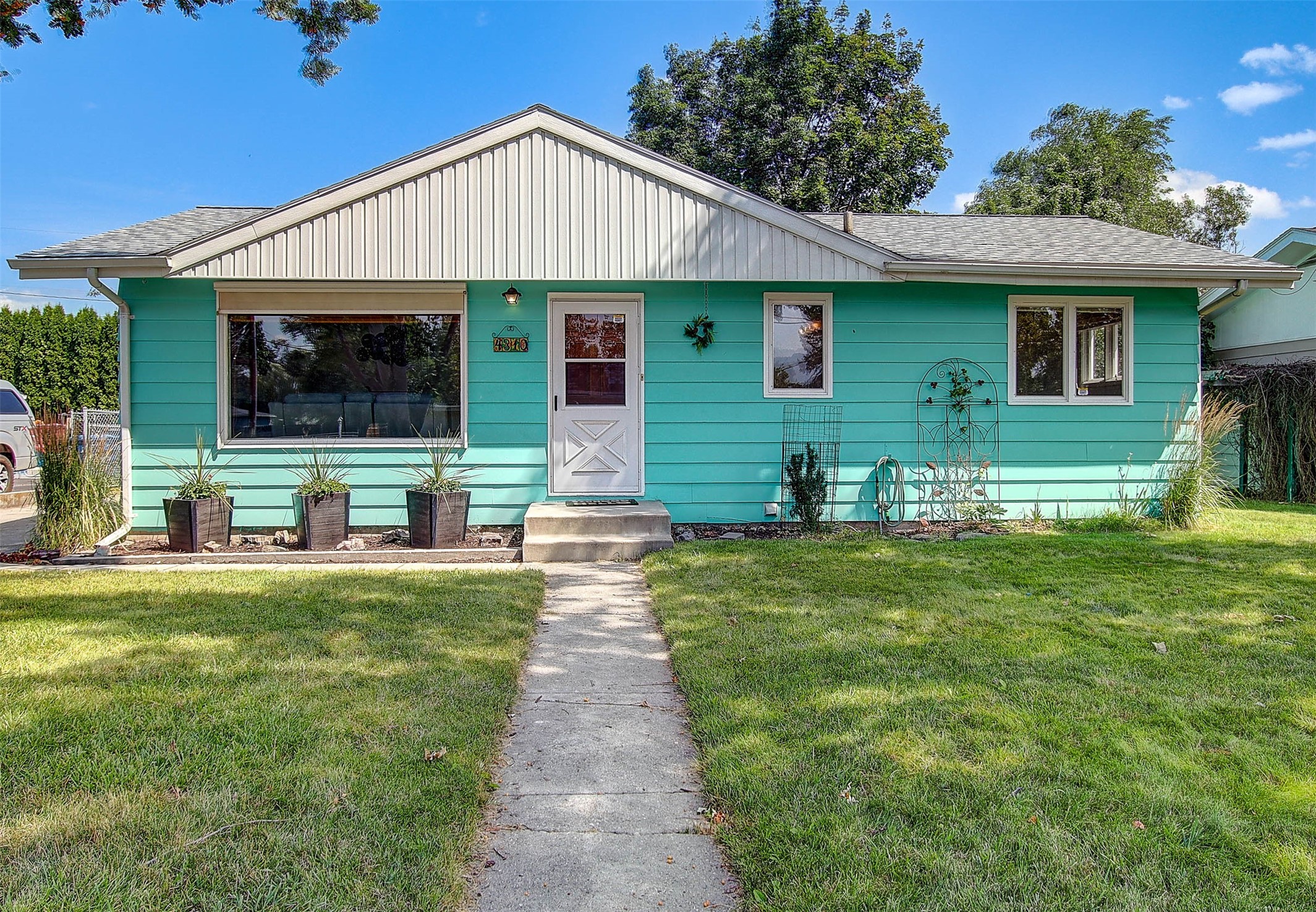 Missoula, Montana 59803, United States, 2 Bedrooms Bedrooms, ,2 BathroomsBathrooms,Residential,Pending,46823