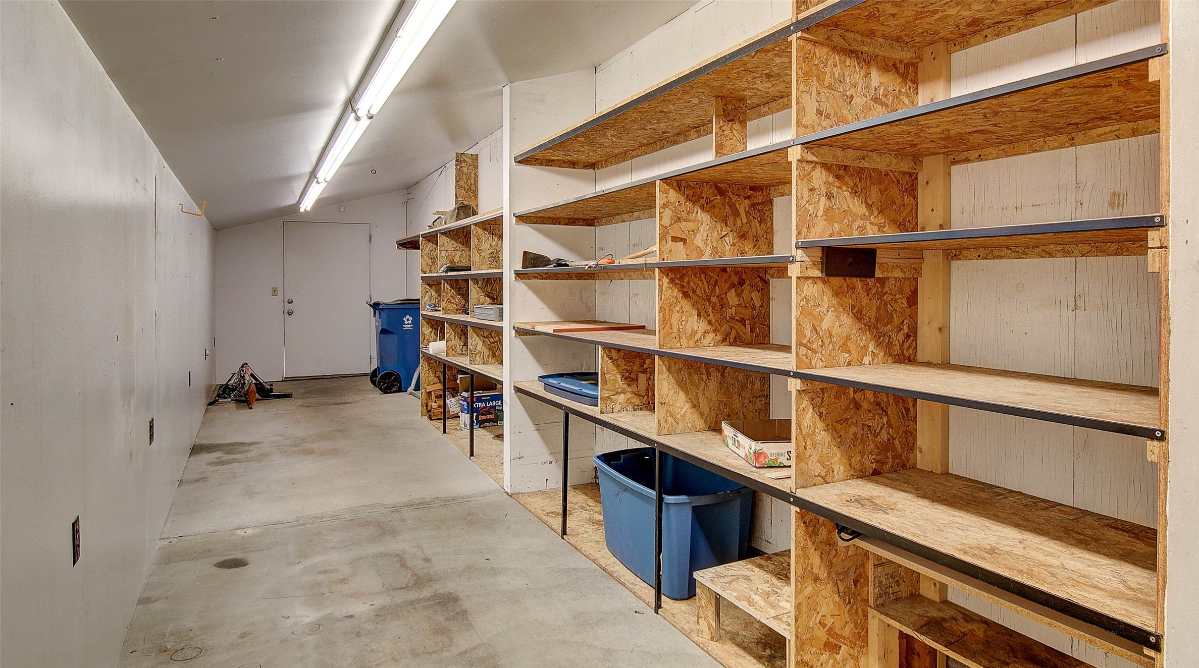 Missoula, Montana 59803, United States, 2 Bedrooms Bedrooms, ,2 BathroomsBathrooms,Residential,Pending,46823