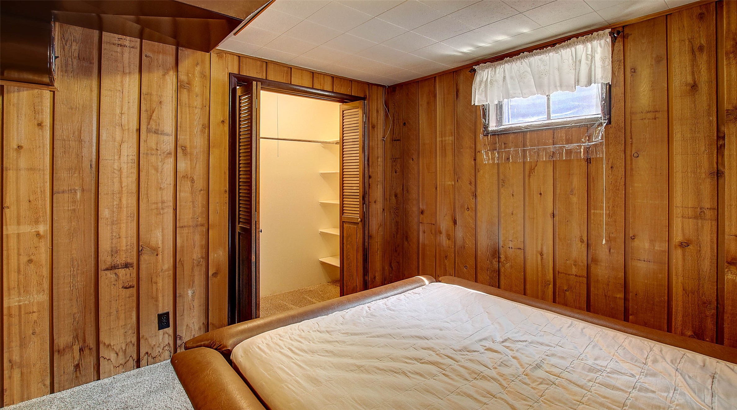 Missoula, Montana 59803, United States, 2 Bedrooms Bedrooms, ,2 BathroomsBathrooms,Residential,Pending,46823