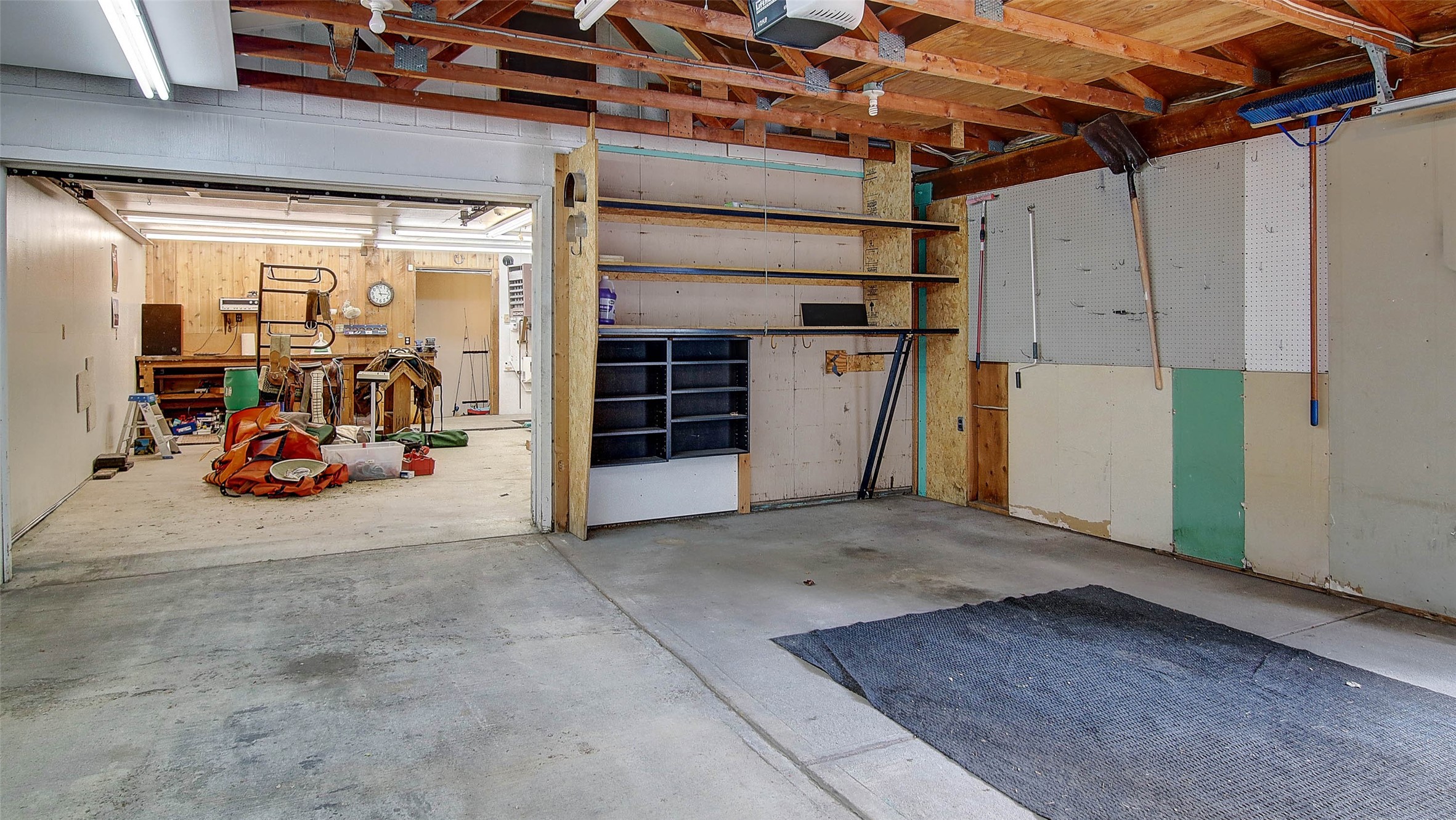 Missoula, Montana 59803, United States, 2 Bedrooms Bedrooms, ,2 BathroomsBathrooms,Residential,Pending,46823