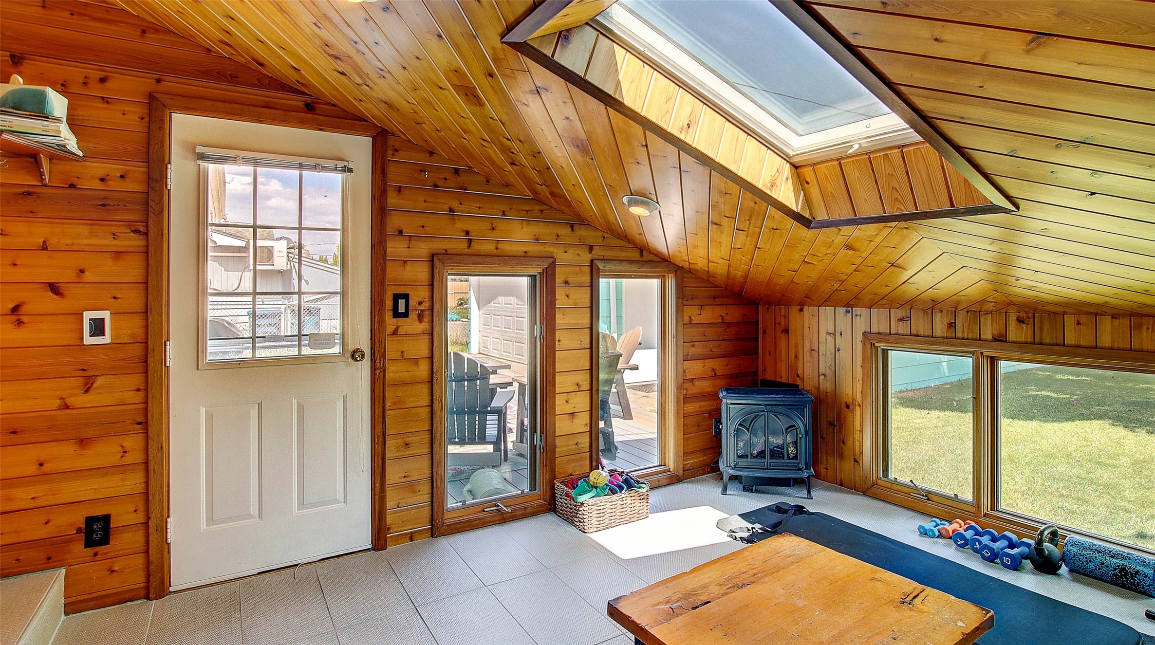 Missoula, Montana 59803, United States, 2 Bedrooms Bedrooms, ,2 BathroomsBathrooms,Residential,Pending,46823