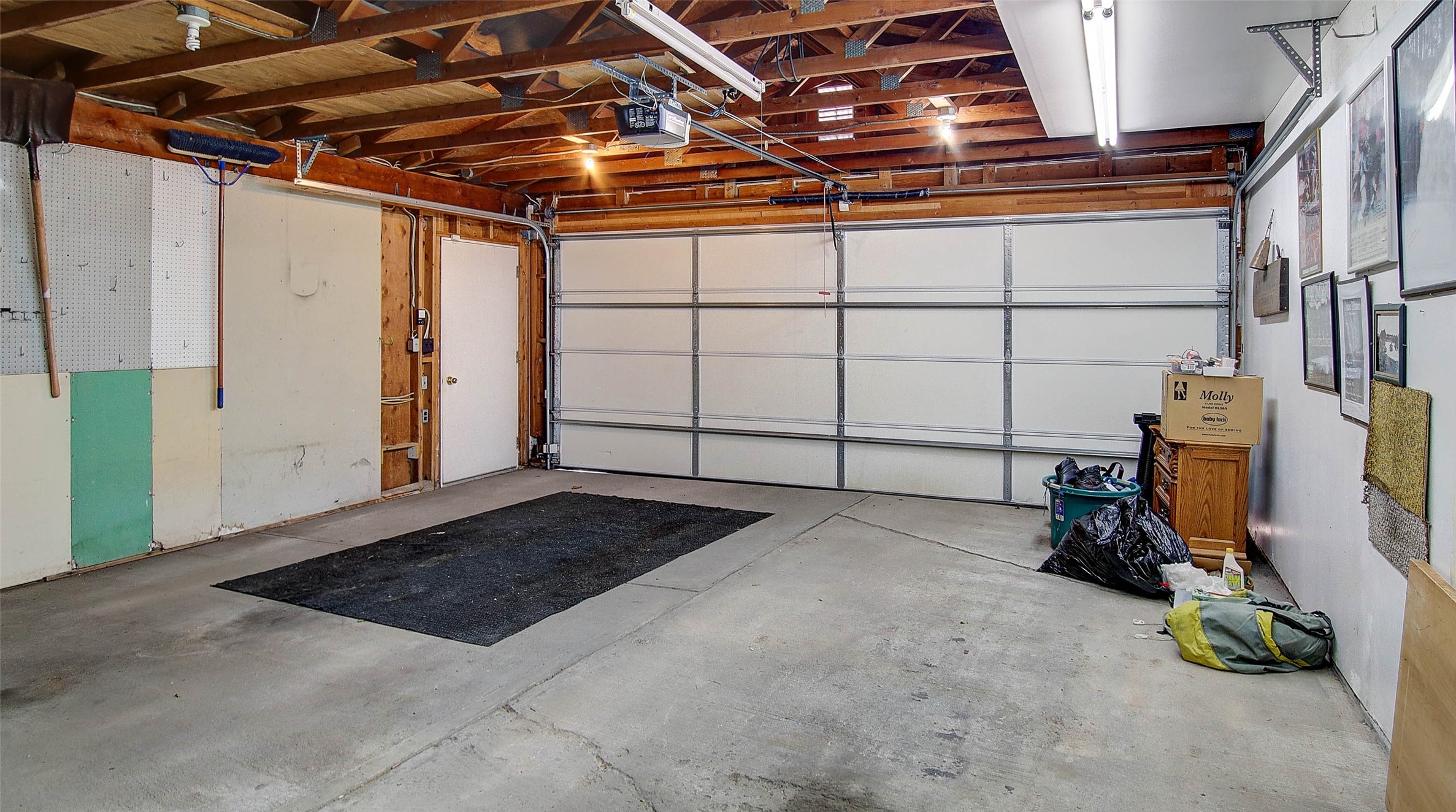 Missoula, Montana 59803, United States, 2 Bedrooms Bedrooms, ,2 BathroomsBathrooms,Residential,Pending,46823