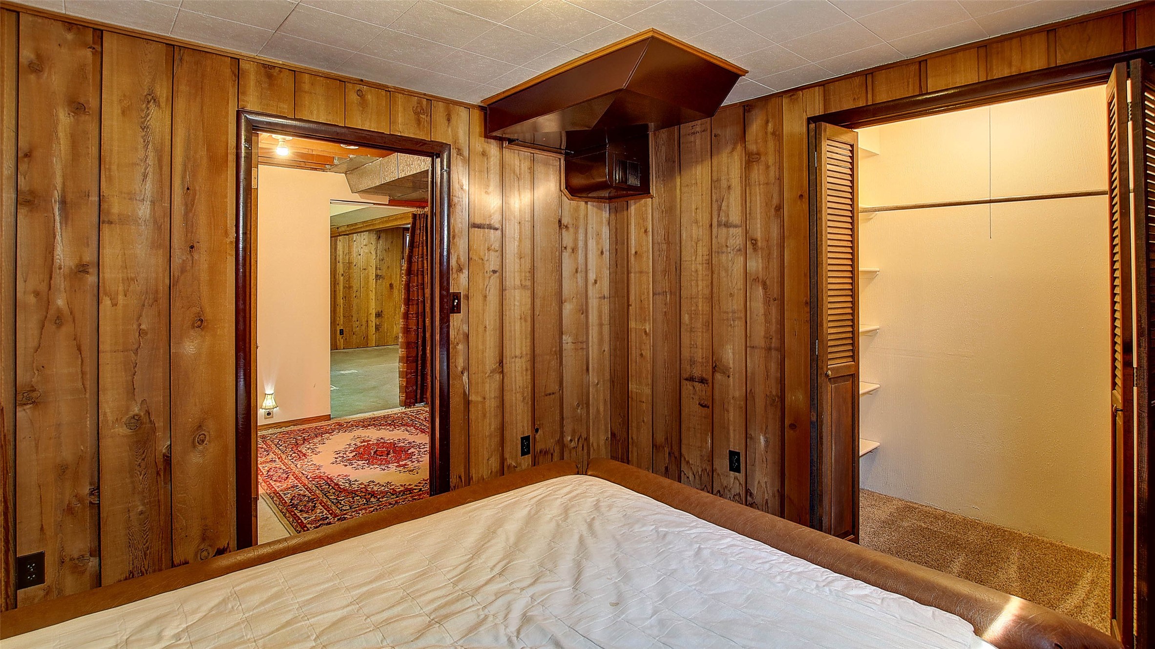 Missoula, Montana 59803, United States, 2 Bedrooms Bedrooms, ,2 BathroomsBathrooms,Residential,Pending,46823