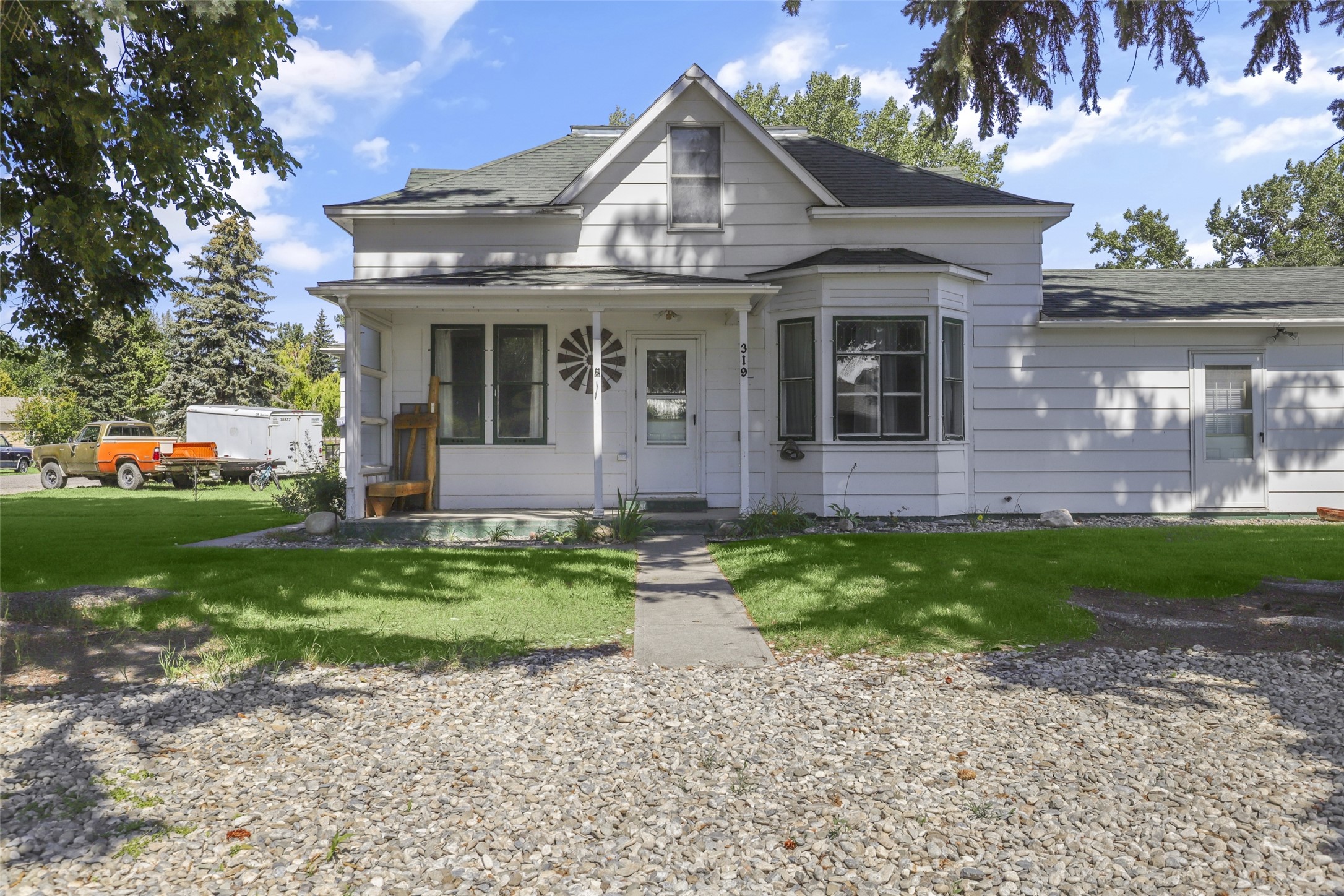 319 2nd Street SW