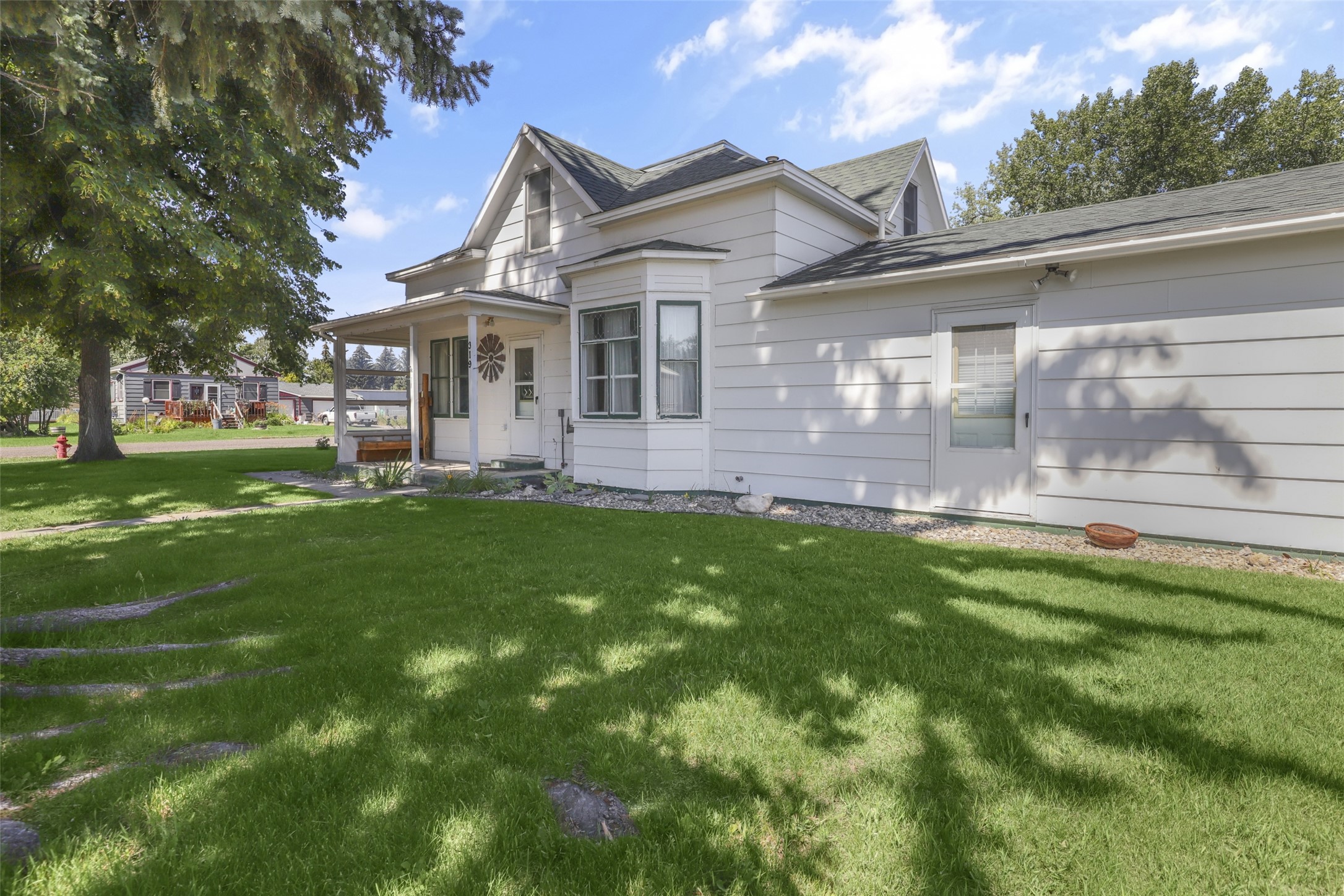 319 2nd Street SW