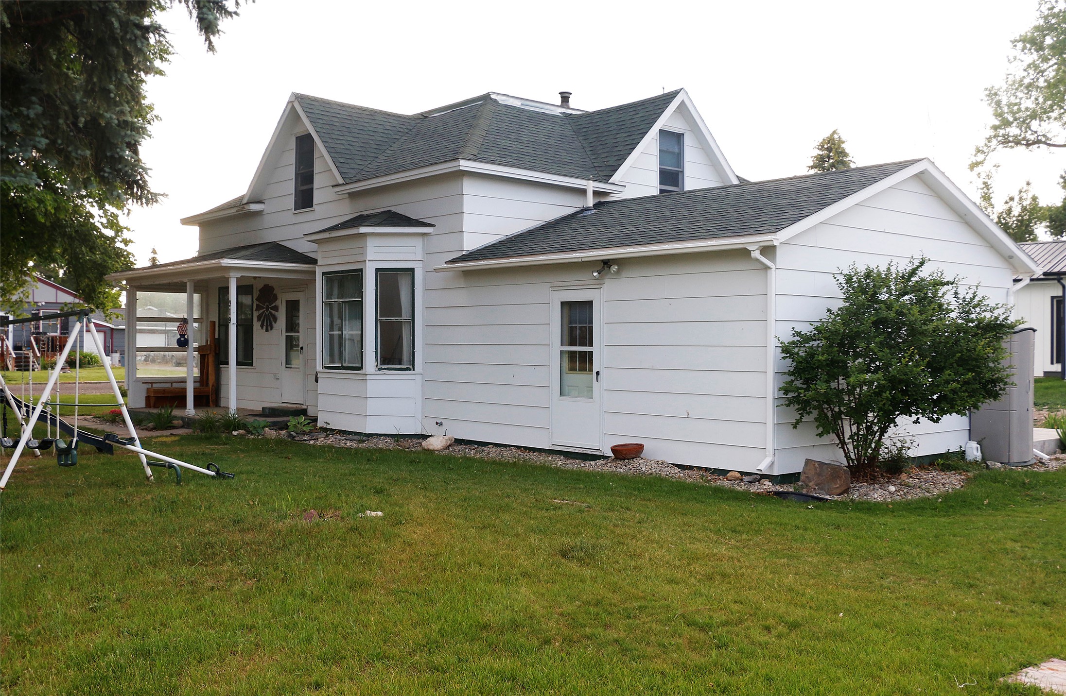 319 2nd Street SW