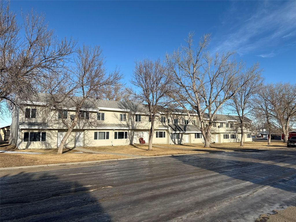 Photo of 518 W Jefferson Avenue, Chester, MT 59522 (MLS # 30064890)