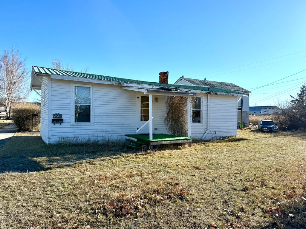 Photo of 1034 Milwaukee Avenue, Deer Lodge, MT 59722 (MLS # 30064096)