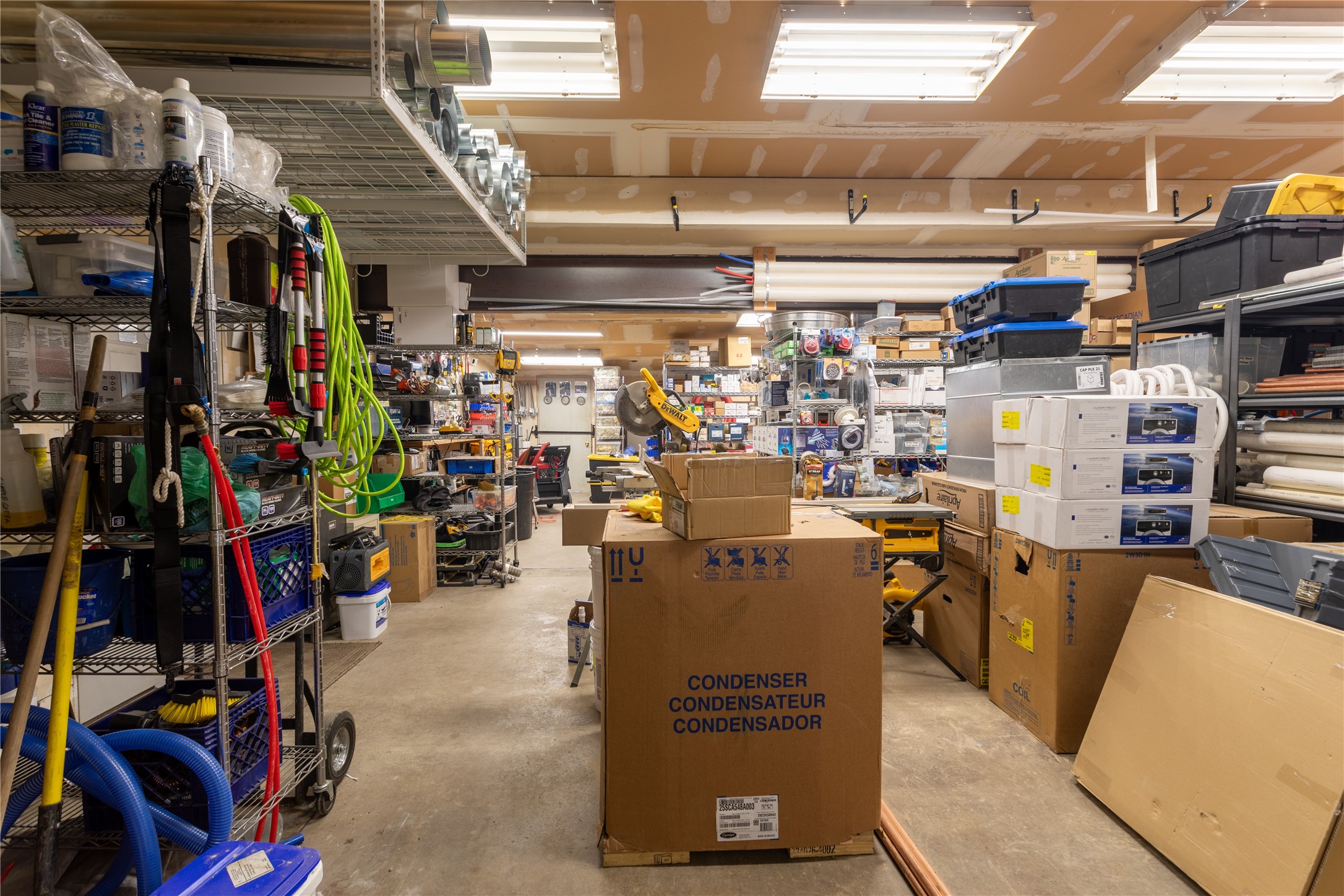 Victor, Montana 59875, United States, ,Commercial,Active,59687