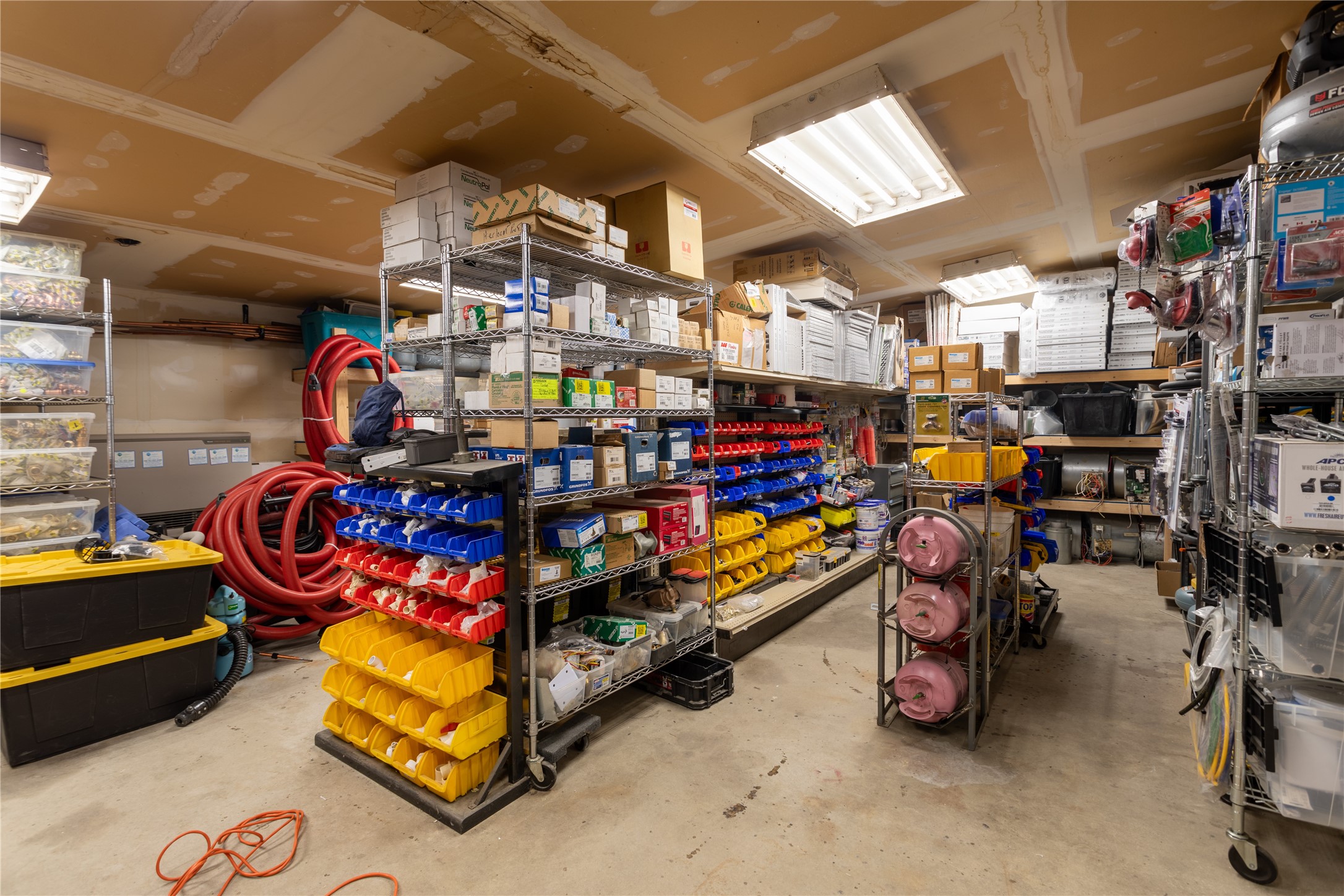 Victor, Montana 59875, United States, ,Commercial,Active,59687