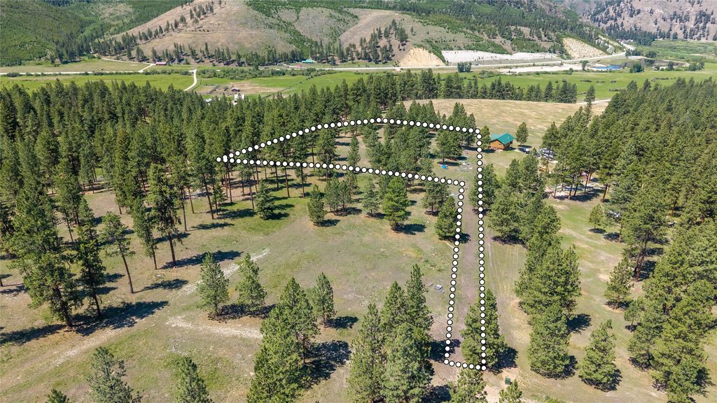 Photo of 404 Reimel Loop, Sula, MT 59871 (MLS # 30052241)