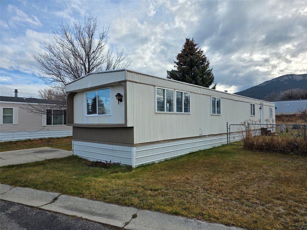 Photo of 1805 Joslyn Street #327, Helena, MT 59601 (MLS # 30061257)