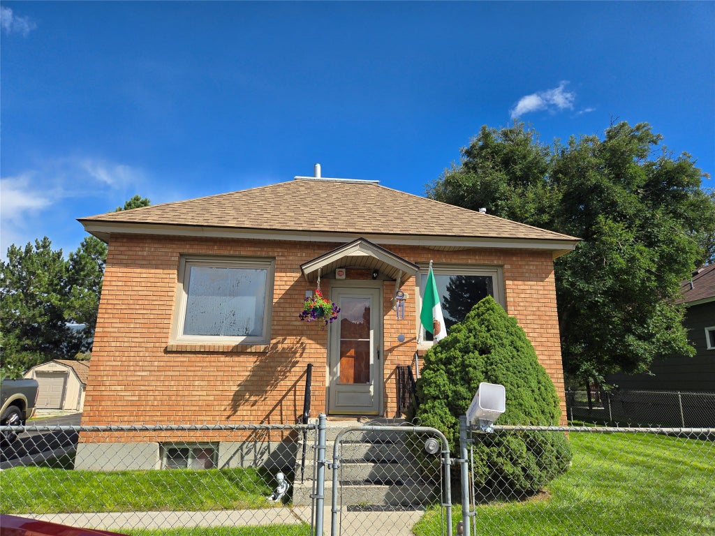 Photo of 2502 Washoe Street, Butte, MT 59701 (MLS # 30078089)