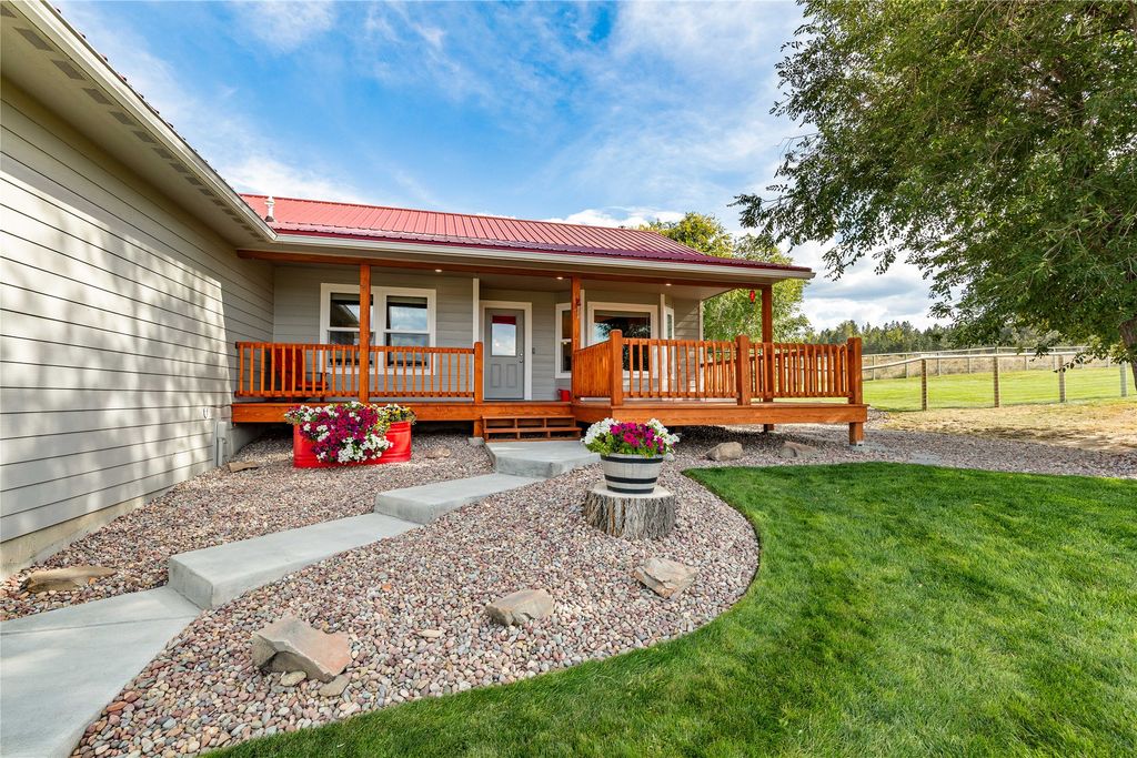 Photo of 999 Websters Way, Stevensville, MT 59870 (MLS # 30058415)
