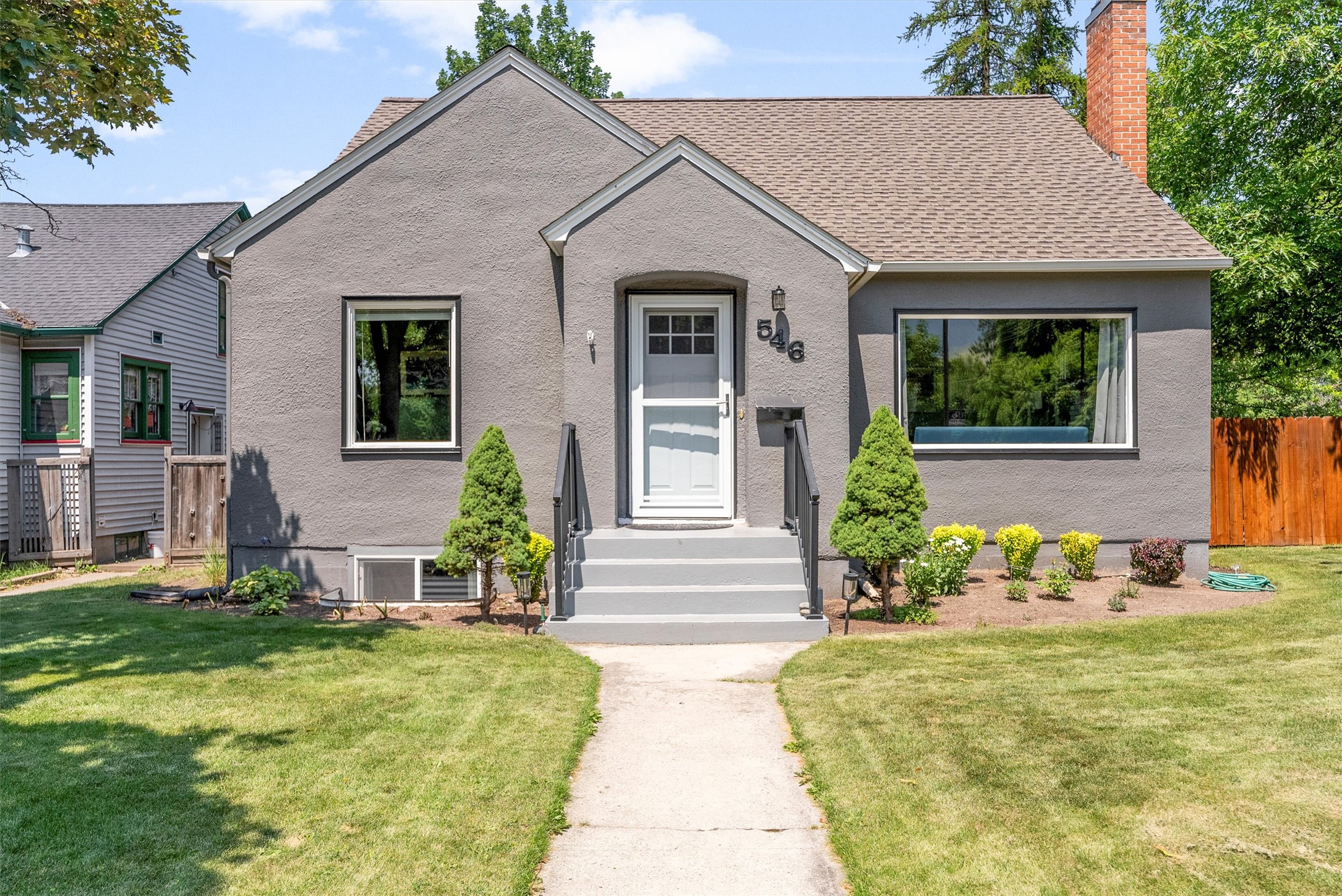 546 Woodworth Avenue