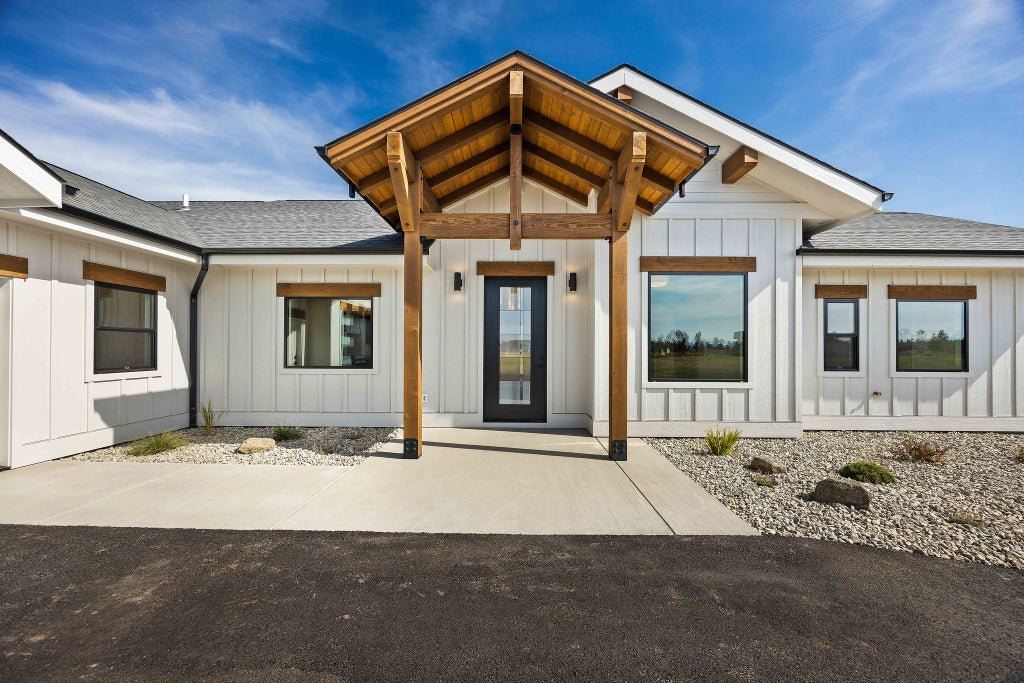 Photo of 2046 Homestead Trail, Columbia Falls, MT 59912 (MLS # 30078929)