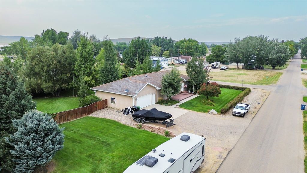 Photo of 410 Front Street, Fort Benton, MT 59442 (MLS # 30064977)