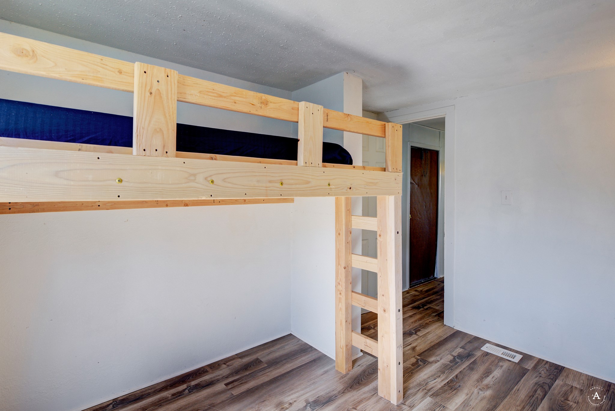 Helena, Montana 59601, United States, 2 Bedrooms Bedrooms, ,1 BathroomBathrooms,Residential,Pending,55138