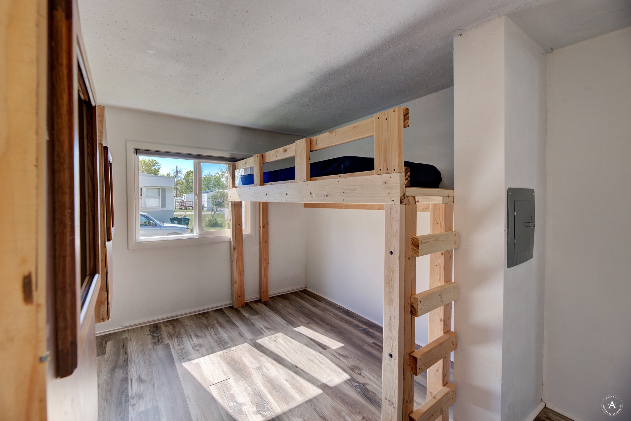 Helena, Montana 59601, United States, 2 Bedrooms Bedrooms, ,1 BathroomBathrooms,Residential,Pending,55138