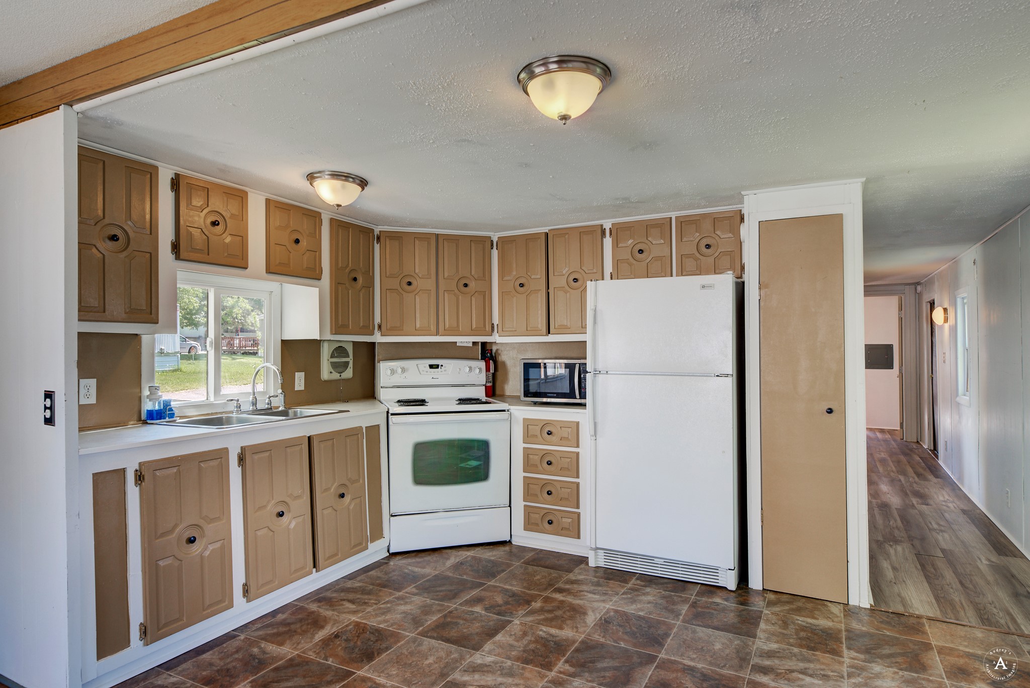 Helena, Montana 59601, United States, 2 Bedrooms Bedrooms, ,1 BathroomBathrooms,Residential,Pending,55138